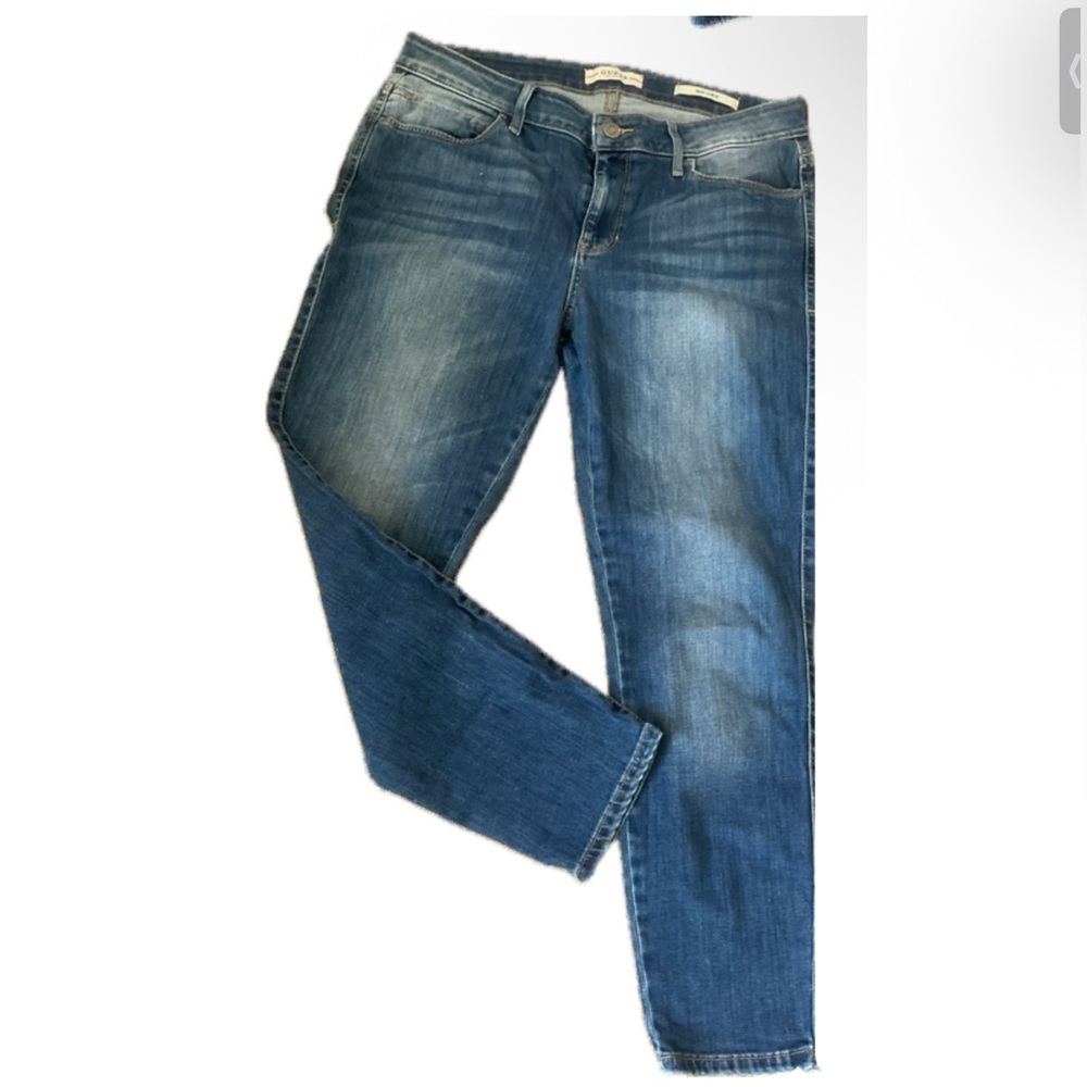 Guess Classic Blue Denim  Sexy Curve Soft Cropped; Ankle Jeans  with stretch. .